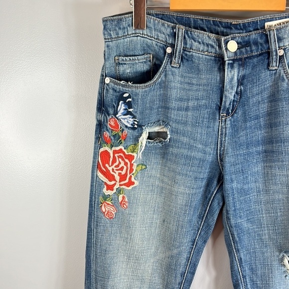BLANKNYC Embroidered Distressed Crop Girlfriend Jeans Size 25 - Picture 4 of 14